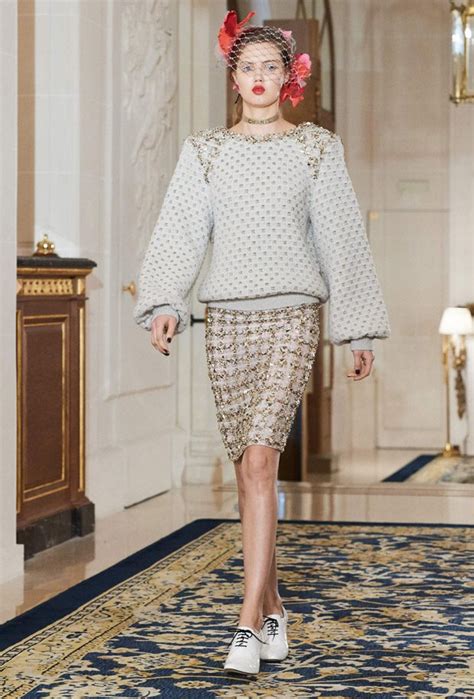 chanel paris cosmopolite 2016 17|Paris Cosmopolite 2016/17 Métiers d’art Show – CHANEL Shows.